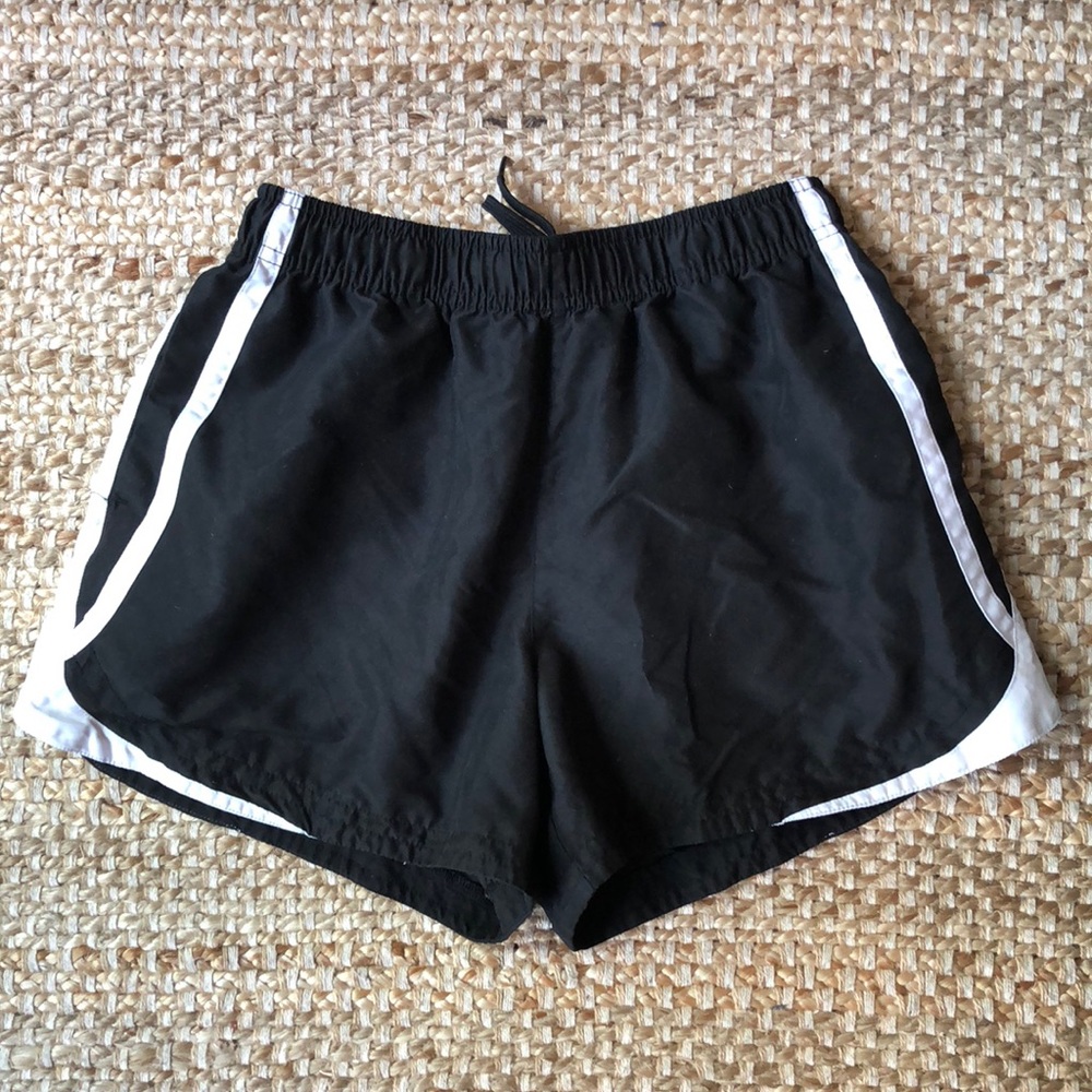 Women’s running shorts with pockets